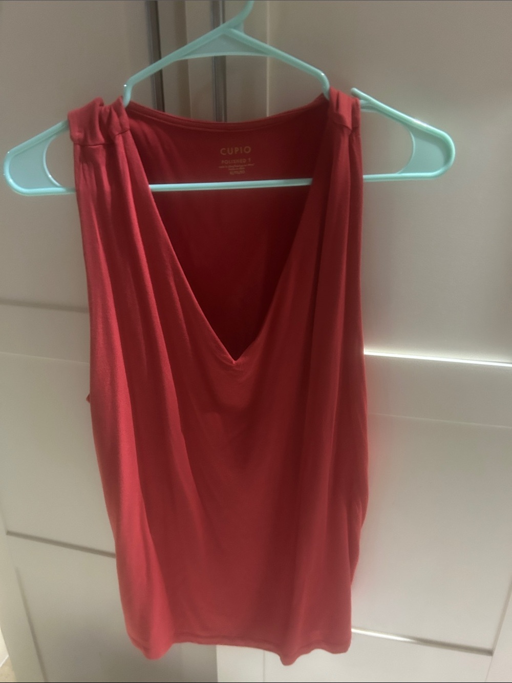 Cupio Coral-Red Sleeveless V-Neck Tank Top
